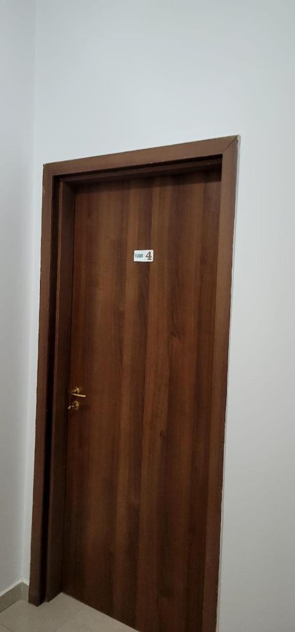 Bazar 4 Mini * Tirana